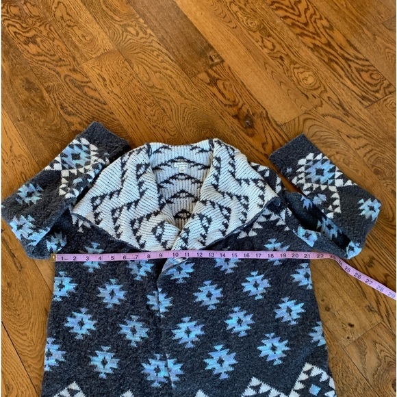Eyeshadow Aztec & Tribal Print Open Navy Cardigan Sweater - Picture 6 of 12